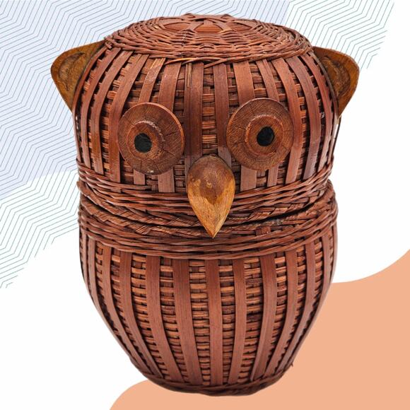 Vintage Owl Basket Figural Planter with Wood Accents, Mid Century Wicker Storage - Picture 1 of 8